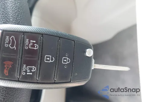 2017 Kia Sedona Lx z USA, uszkodzony, nr VIN KNDMB5C16H6231684